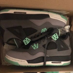 Jordan 4 Retro - size 4.5Y - Good Condition